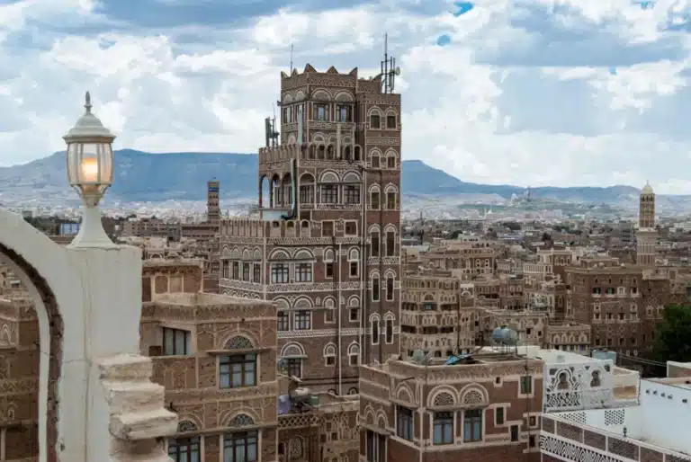 ville de sana bâtiment haut architecture au Yemen