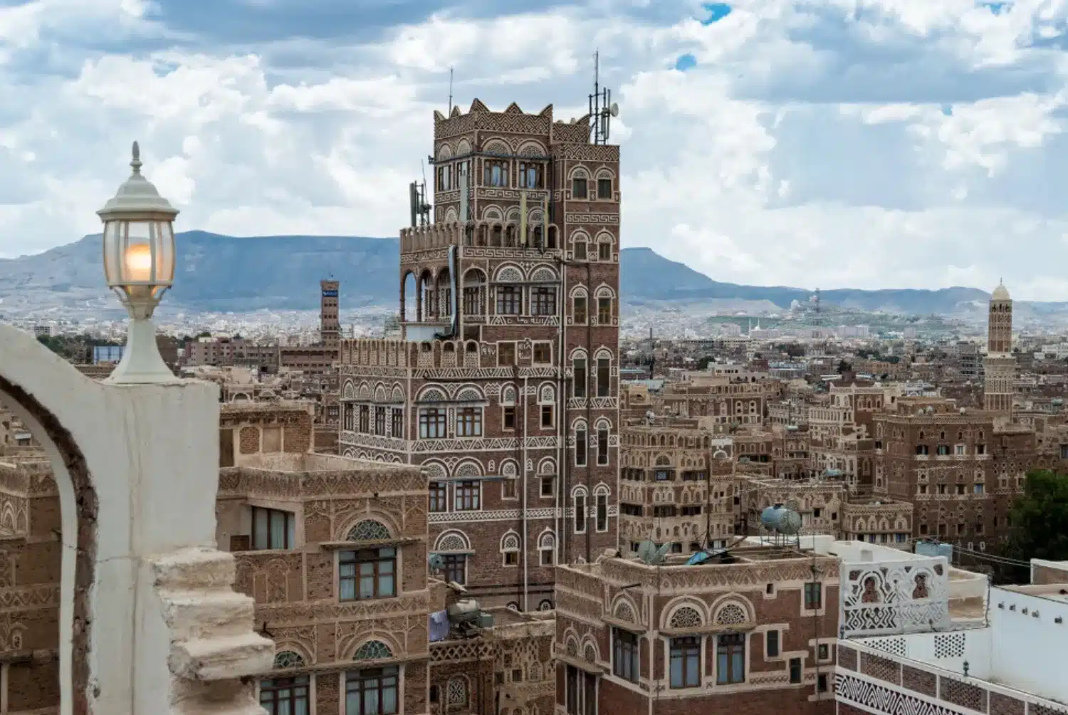 ville de sana bâtiment haut architecture au Yemen