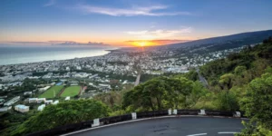 ile de la réunion panorama avec jungle et maison