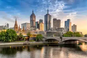 skyline de Melbourne avec eau
