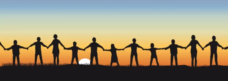 image de gens se tenant la main qui image un monde sans frontière