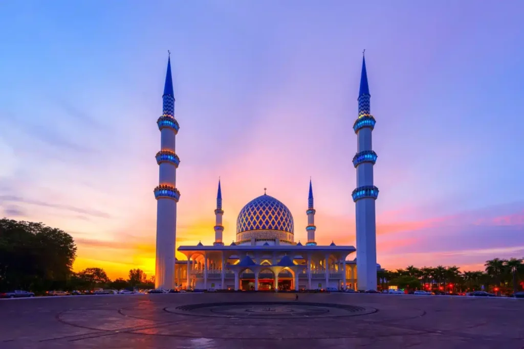 pays musulmans les plus safe  image représentant une mosquée en Malaisie
