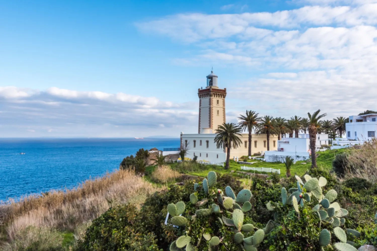 hijra zakaria tanger vue sur la mer ciel degager