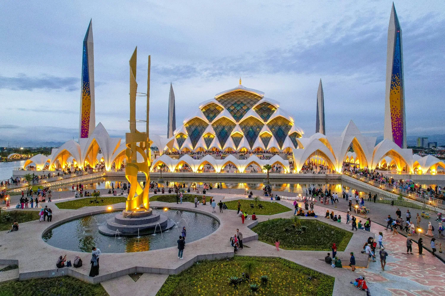 Mosquée Istiqlal de Jakarta — vie islamique en Indonésie